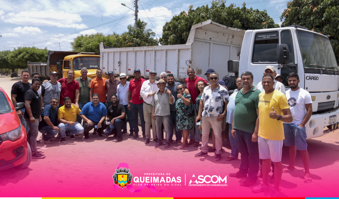 Prefeito e comitiva assinam ordens de serviço fruto de emenda parlamentar no Distrito de Riacho da Onça