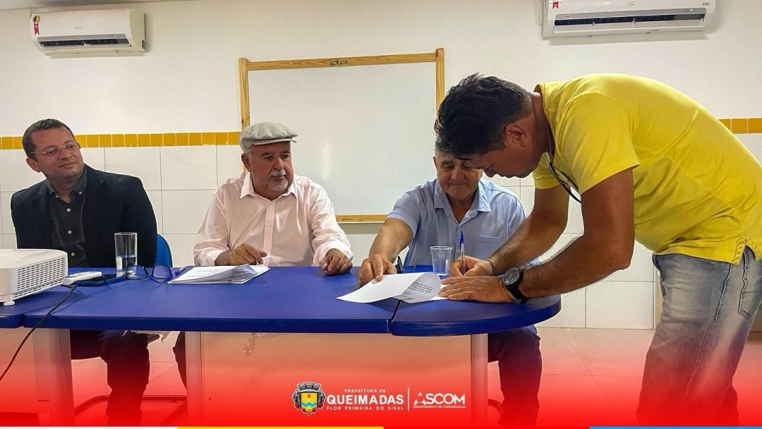 Prefeitura reintegra servidores nos quadros das secretarias depois de 14 anos.