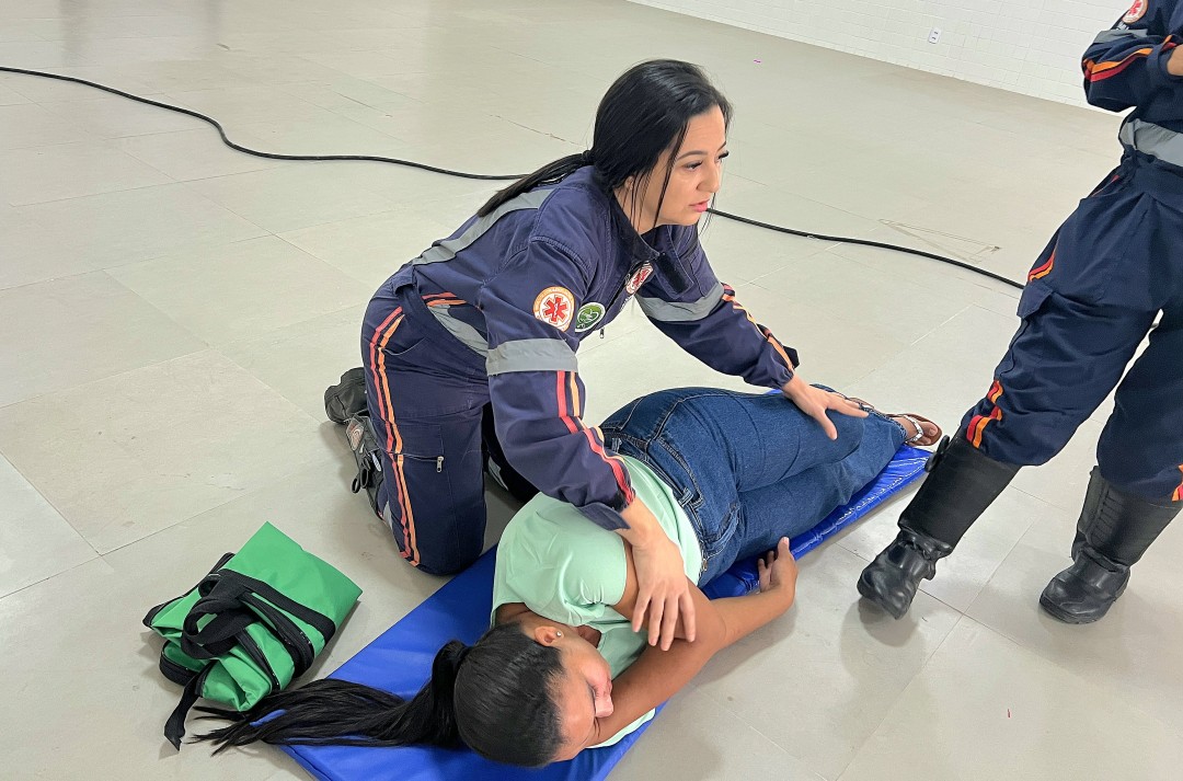 Auxiliares de Desenvolvimento Infantil participam de capacitação em Primeiros Socorros em Queimadas
